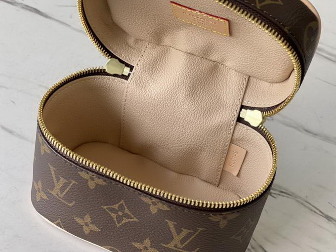 Louis Vuitton Beauty Bag ID:20230215-45